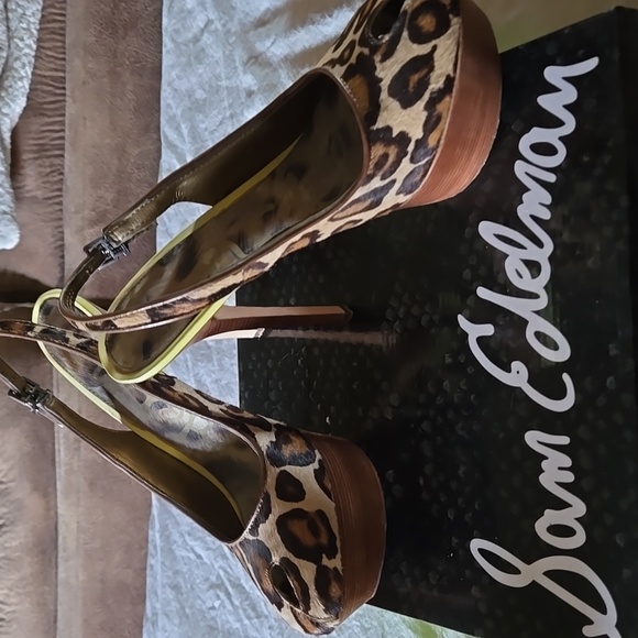 Women's Designer Shoes - Picture 1 of 3